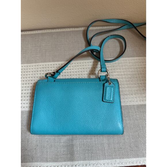 Coach Crossbody Purse Wallet Robin's Egg Blue Leather Excellent Condition - Picture 3 of 4